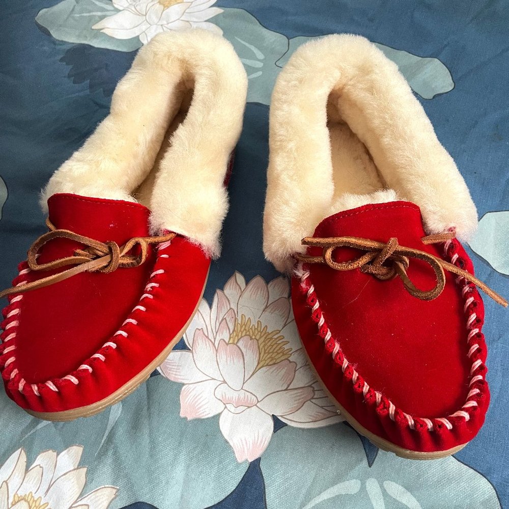 L.L. Bean Shearling Slippers size 9 NWOT